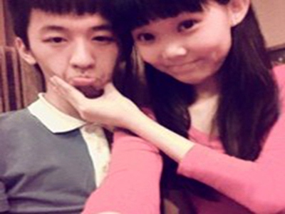 正在播放爆乳女教师第1,魅力女教师：爱岗敬业赢赞誉-2